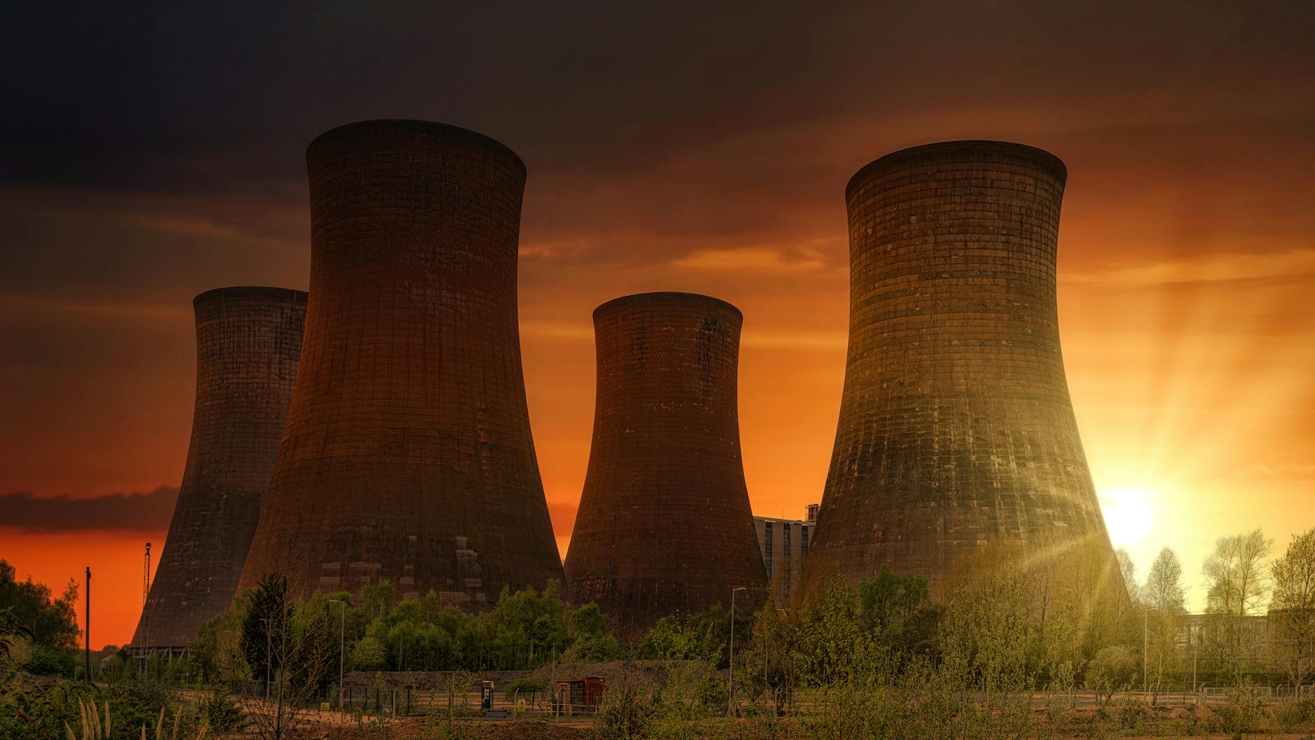 Iowa Power & Light — Power Generation Facility